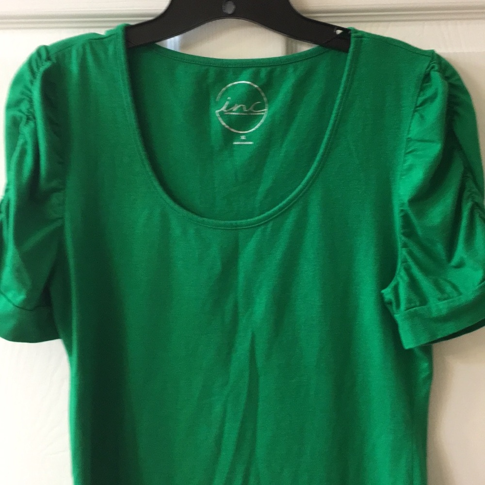 Kelly green Inc. ruffle sleeves top size XL